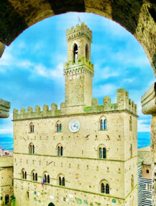 volterra-palazzo-dei-priori