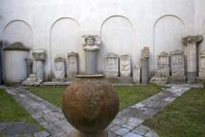 Museo Campano. Corte Principale. Foto di Luigi Spina
