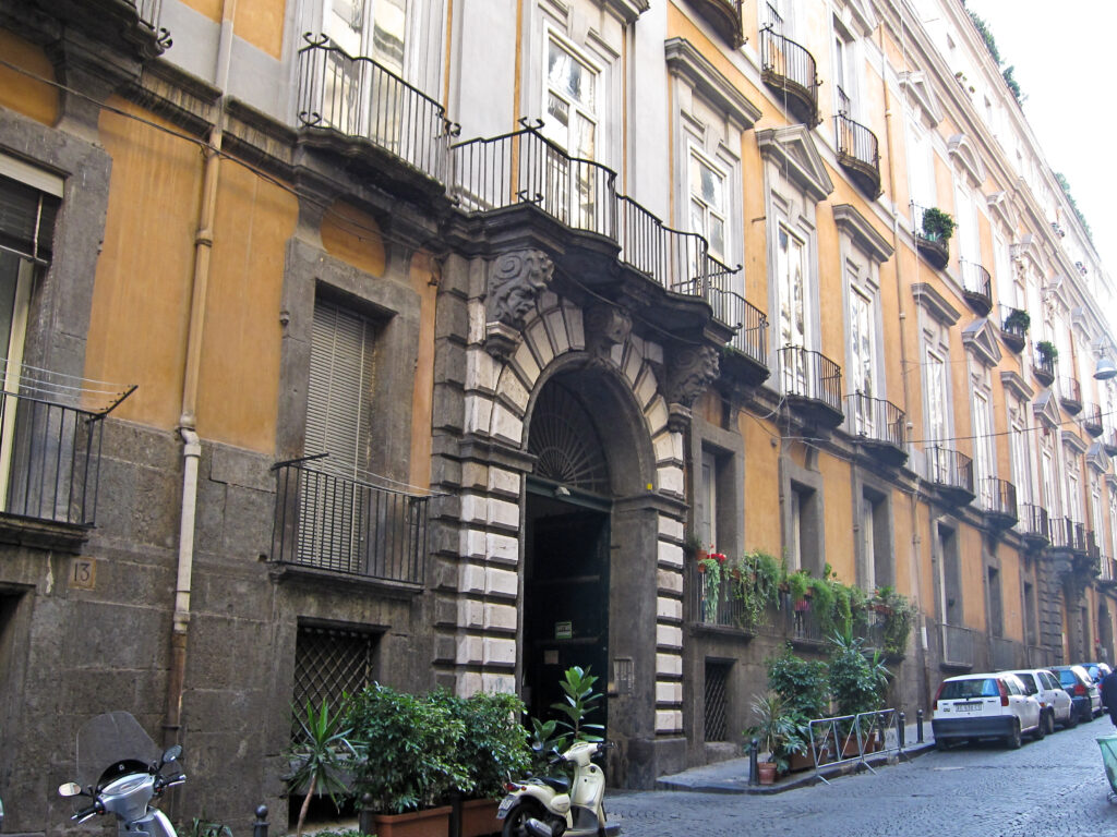 Palazzo Serra di Cassano, Napoli