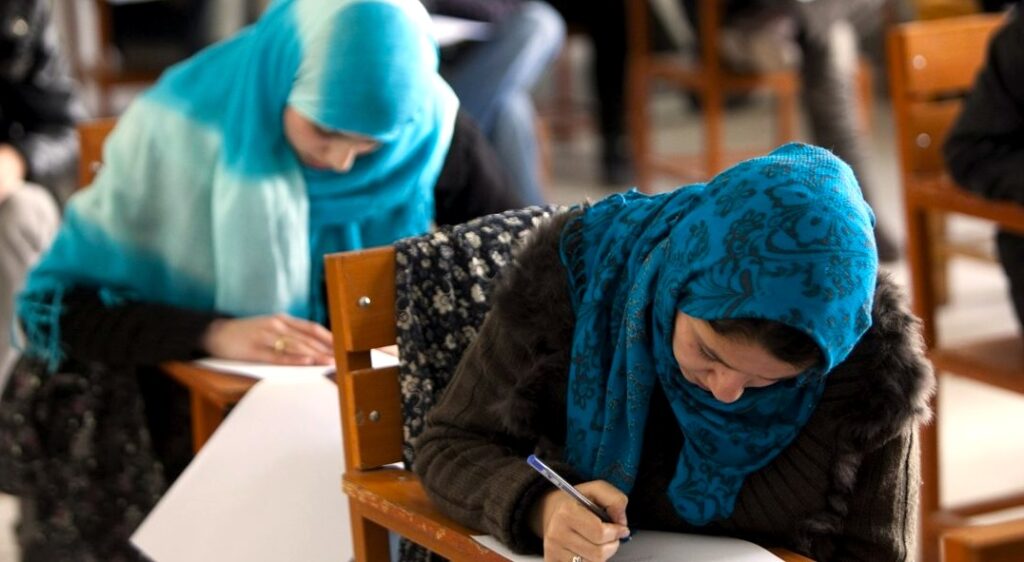 I Talebani vietano in maniera permanente l’istruzione alle donne