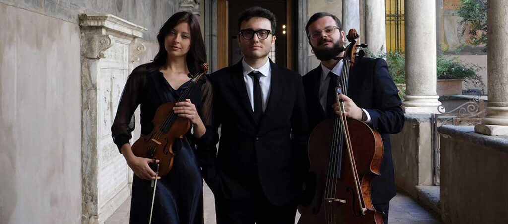 Trio Virgilio Mago da sx Emiliana Cannavale_Domenico Spampanato_ Alfonso D’Aniello