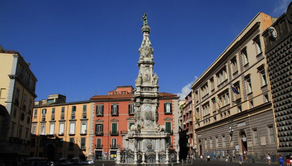 piazza del Gesù a Napoli